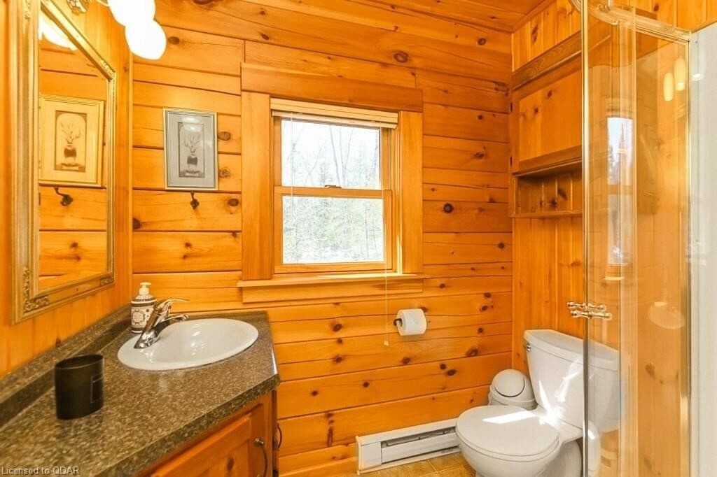 Upper Bathroom