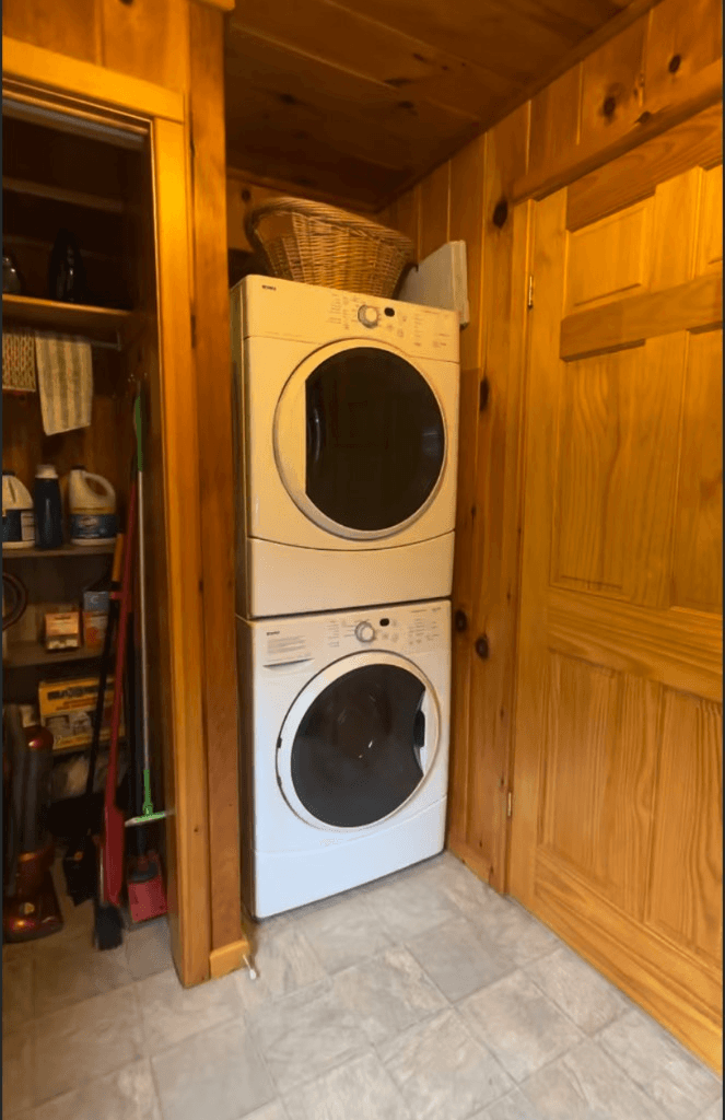 Entry & Laundry