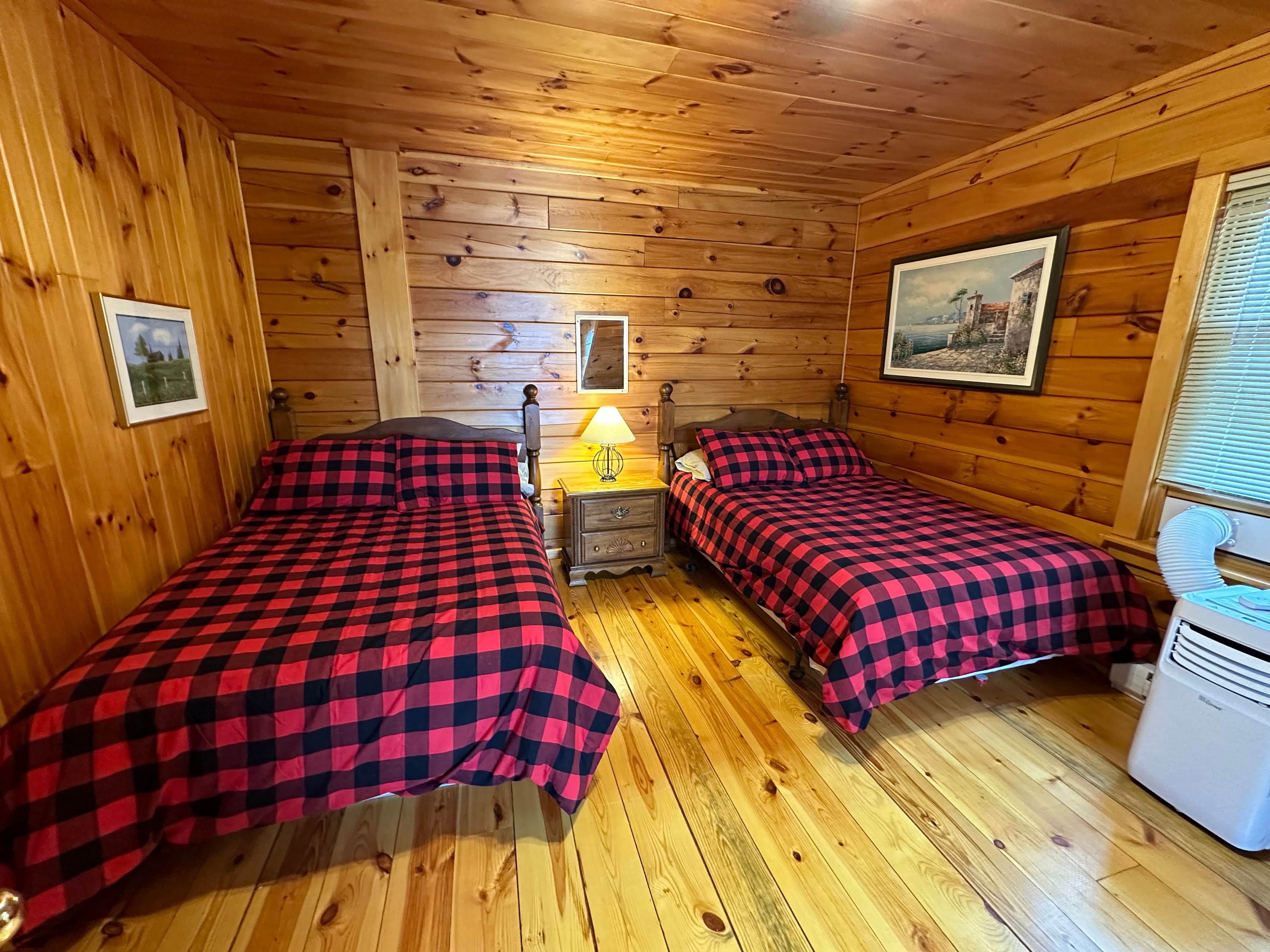 Upper right bedroom — overview