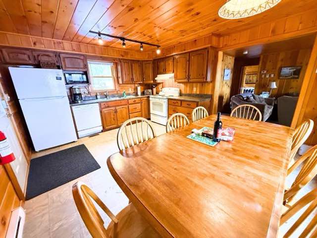 kitchen wide